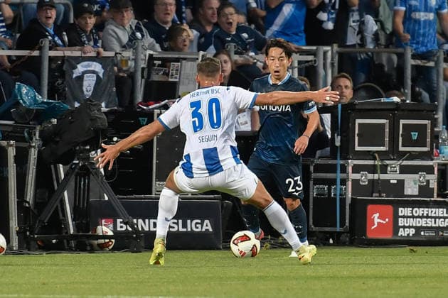 v. li. im Zweikampf Paul Seguin (BSC 30) Koji Miyoshi (Bochum 23) 07.08.2026 ¢ Fussball ¢ VfL Bochum vs Hertha BSC, Vonovia Ruhrstadion, Bochum, DFB DFL REGULATIONS PROHIBIT ANY USE OF PHOTOGRAPHS AS IMAGE SEQUENCES AND OR QUASI-VIDEO NRW Germany *** From left: Paul Seguin (BSC 30) and Koji Miyoshi (Bochum) in a one-on-one duel, July 8, 2026 ¢ Soccer ¢ VfL Bochum vs. Hertha BSC, Vonovia Ruhrstadion, Bochum, DFB and DFL regulations prohibit any use of photographs as image sequences and or quasi-video. NRW, Germany Copyright: xpepphotox xSaschaxWeizx pep00321, pep_20260807_hm_395351