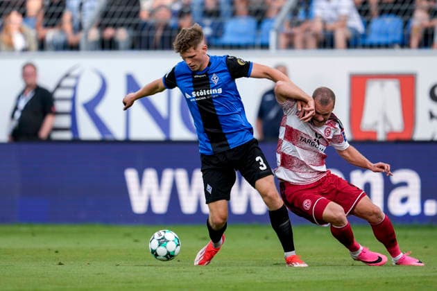 v.li.: Moritz Polte (SV Waldhof, 3), Eric Hottmann (F95, 9), Zweikampf, Spielszene, Duell, duel, tackle, tackling, Dynamik, Action, Aktion, 07.08.2026, Mannheim (Deutschland), Fussball, 3. Liga, SV Waldhof Mannheim - Fortuna Düsseldorf, DFB DFL REGULATIONS PROHIBIT ANY USE OF PHOTOGRAPHS AS IMAGE SEQUENCES AND OR QUASI-VIDEO. *** From left: Moritz Polte (SV Waldhof), 3; Eric Hottmann (F95), 9; tackle, game scene, duel, tackle, tackling, dynamism, action, August 7, 2026, Mannheim, Germany, soccer, 3rd Division, SV Waldhof Mannheim vs. Fortuna Düsseldorf, DFB and DFL regulations prohibit any use of photographs as image sequences and or quasi-video xozx