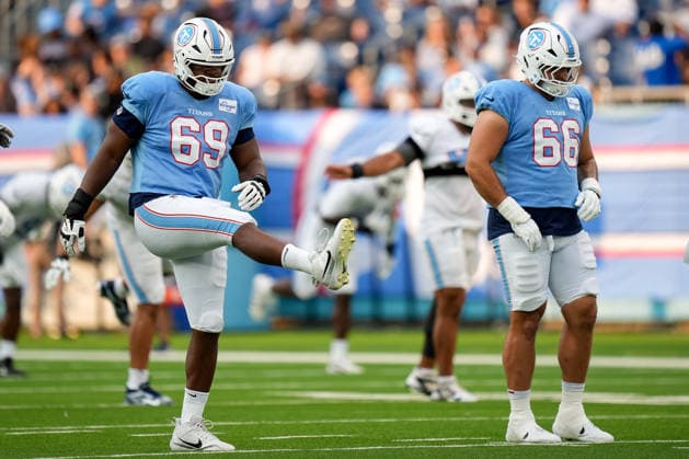 August 7, 2026, Nashville, Tennessee, USA: Tennessee Titans defensive end Sebastian Joseph-Day (69) stretches during the Blue & White Scrimmage at Nissan Stadium. NFL, American Football Herren, USA 2026: Tennessee Titans Blue & White Scrimmage  - ZUMAh237 20260807_zsp_h237_011 Copyright: xCamdenxHallx