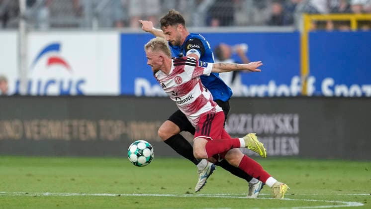v.li.: Jomaine Consbruch (F95, 14), Lukas Klünter (SV Waldhof, 24), Zweikampf, Spielszene, Duell, duel, tackle, tackling, Dynamik, Action, Aktion, 07.08.2026, Mannheim (Deutschland), Fussball, 3. Liga, SV Waldhof Mannheim - Fortuna Düsseldorf, DFB DFL REGULATIONS PROHIBIT ANY USE OF PHOTOGRAPHS AS IMAGE SEQUENCES AND OR QUASI-VIDEO. *** From left: Jomaine Consbruch (F95), 14, Lukas Klünter (SV Waldhof), 24, tackle, game scene, duel, tackle, tackling, dynamism, action, August 7, 2026, Mannheim, Germany, soccer, 3rd Division, SV Waldhof Mannheim vs. Fortuna Düsseldorf, DFB and DFL regulations prohibit any use of photographs as image sequences and or quasi-video xozx