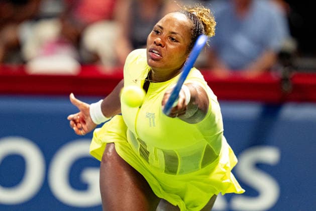 TORONTO, ON - AUGUST 07: Taylor Townsend of the United States returns a shot during her match at the WTA, Tennis Damen National Bank Open tournament on August 7, 2026 at Sobeys Stadium in Toronto, ON, Canada (Photo by Julian Avram Icon Sportswire) TENNIS: AUG 07 National Bank Open EDITORIAL USE ONLY Icon2608071497