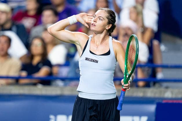 TORONTO, ON - AUGUST 07: Caty McNally of the United States reacts after winning a point during her match at the WTA, Tennis Damen National Bank Open tournament on August 7, 2026 at Sobeys Stadium in Toronto, ON, Canada (Photo by Julian Avram Icon Sportswire) TENNIS: AUG 07 National Bank Open EDITORIAL USE ONLY Icon2608071545