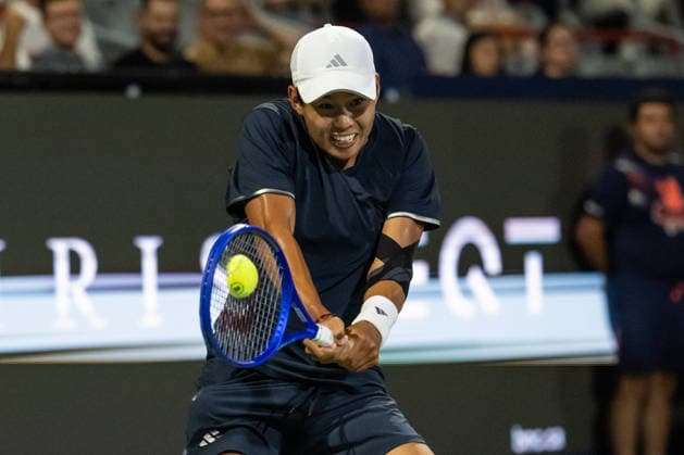MONTREAL, QC - AUGUST 07: Learner Tien from USA returns the ball against Tommy Paul from USA during their singles third round match on day six of the ATP, Tennis Herren 1000 National Bank Open presented by Rogers at Stade IGA on August 7, 2026 in Montreal, Quebec, Canada.(Photo by Vincent Ethier Icon Sportswire) TENNIS: AUG 07 National Bank Open EDITORIAL USE ONLY Icon2608073781
