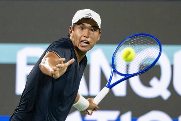 MONTREAL, QC - AUGUST 07: Learner Tien from USA returns the ball against Tommy Paul from USA during their singles third round match on day six of the ATP, Tennis Herren 1000 National Bank Open presented by Rogers at Stade IGA on August 7, 2026 in Montreal, Quebec, Canada.(Photo by Vincent Ethier Icon Sportswire) TENNIS: AUG 07 National Bank Open EDITORIAL USE ONLY Icon2608075051