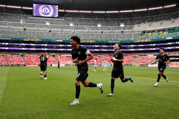 CONCACAF U-20 Championship - Costa Rica vs United States Players of the United States celebrate a goal during a semifinal match of the CONCACAF U-20 Championship between Costa Rica and the United States at Banorte Stadium in Mexico City, Mexico, 07 August 2026. Mexico City Mexico  Copyright: xJosexMendezx