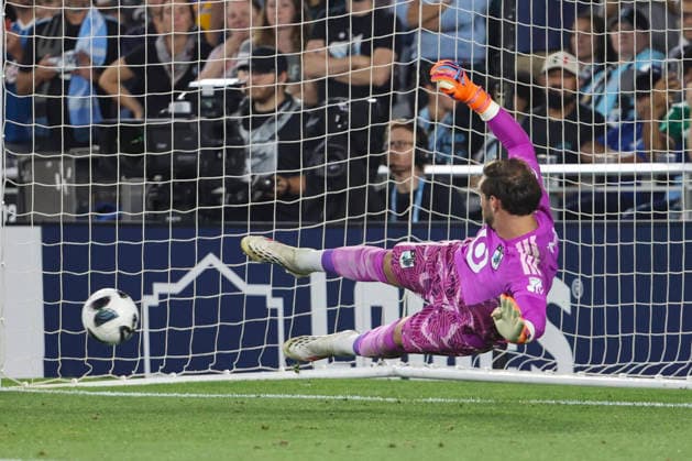 August 7, 2026, St. Paul, Minnesota, United States: Minnesota United FC goalkeeper ALEC SMIR (1) watches the ball enter the net during a penalty shootout. Minnesota United hosted Tigres UANL August 7th. The teams faced off at Allianz Field in St. Paul, Minnesota. Tigres UANL was victorious in a penalty shootout. Leagues Cup 2026 - Tigres UANL 4:2 Minnesota United  - ZUMAt166 20260807_zsp_t166_009 Copyright: xMichaelxTurnerx