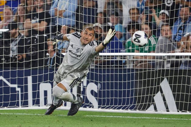 August 7, 2026, St. Paul, Minnesota, United States: Tigres UANL goalkeeper NAHUEL GUZMAN (1) dives for a penalty shot. Minnesota United hosted Tigres UANL August 7th. The teams faced off at Allianz Field in St. Paul, Minnesota. Tigres UANL was victorious in a penalty shootout. St. Paul United States - ZUMAt166 20260807_zsp_t166_016 Copyright: xMichaelxTurnerx