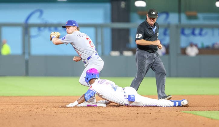 AUG 07, 2026: Kansas City Royals infielder Tyler Tolbert (2) slides into second base for a double in the 8th inning against the Chicago Cubs at Kauffman Stadium Kansas City, MO. CSM MLB, Baseball Herren, USA 2026: Cubs Vs Royals August 8th  - ZUMAc04_ 20260807_zma_c04_209 Copyright: xRomanxPunox