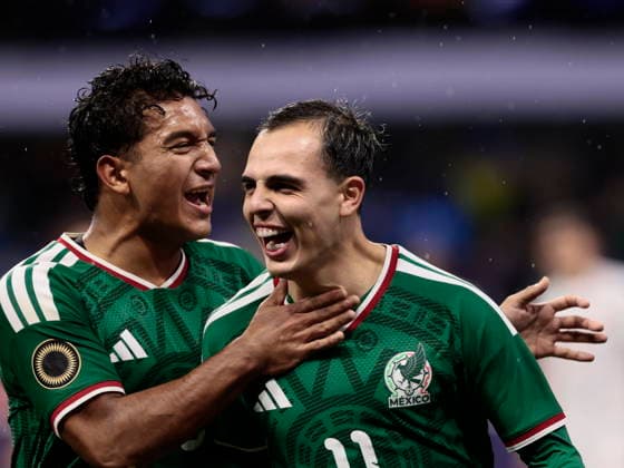 CONCACAF U-20 Championship - Mexico vs Canada Hugo Camberos (R) of Mexico celebrates a goal during a semifinal match of the CONCACAF U-20 Championship between Mexico and Canada at Banorte Stadium in Mexico City, Mexico, 07 August 2026. Mexico City Mexico  Copyright: xJosexMendezx