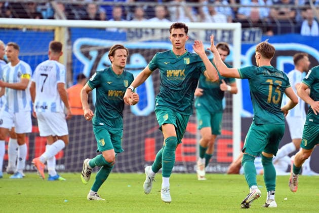 Torjubel homas KASTANARAS (A) nach Tor zum 2-1,Jubel,Freude,Begeisterung, Aktion. Fussball Regionalliga Bayern Saison 2026 2027,26 27 3.Spieltag TSV 1860 Muenchen - FC Augsburg II am 07.08.2026 in Muenchen GRUENWALDER STADION. *** Goal celebration by Thomas KASTANARAS A after scoring the 2-1 goal; cheering, joy,Excitement, Action: Bavarian Regional League Soccer, 2026–2027 Season, Matchday 26–27, Game 3: TSV 1860 Munich vs. FC Augsburg II on August 7, 2026, at the Grünwalder Stadion in Munich