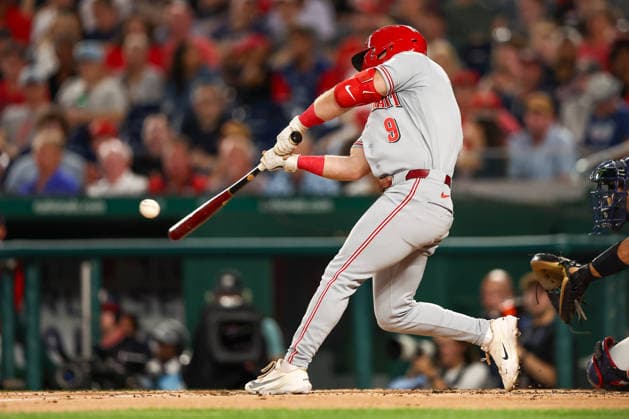 August 7, 2026, Washington D.C, District Of Columbia, United States: Washington, DC; Cincinnati Reds second baseman Matt McLain (9) hits a home run during the Major League Baseball game between the Washington Nationals and the Cincinnati Reds at Nationals Park on Friday, August 7, 2026. The Nationals beat the Reds 5-3. Washington D.C United States - ZUMAp258 20260807_znp_p258_003 Copyright: xStevexPrakopex