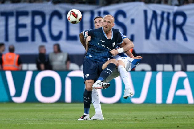 Philipp Hofmann (VfL Bochum), Niklas Kolbe (Hertha BSC), v.li. 07.08.2026, Fussball 2. Bundesliga, Saison 2026 2027, 1. Spieltag, VfL Bochum - Hertha BSC 0:1 DFL regulations prohibit any use of photographs as image sequences and or quasi-video Bochum Vonovia Ruhrstadion Nordrhein Westfalen Deutschland *** Philipp Hofmann, VfL Bochum; Niklas Kolbe, Hertha BSC; from left, August 7, 2026; Soccer, 2. Bundesliga, 2026–2027 season, Matchday 1, VfL Bochum vs. Hertha BSC 0–1. DFL regulations prohibit any use of photographs as image sequences and or quasi-video. Bochum, Vonovia Ruhrstadion, North Rhine-Westphalia, Germany Team2