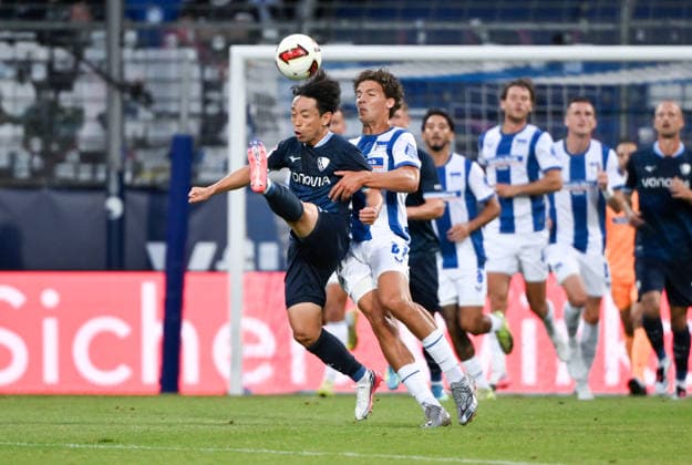 Koji Miyoshi (VfL Bochum), Soufian Gouram (Hertha BSC), v.li. 07.08.2026, Fussball 2. Bundesliga, Saison 2026 2027, 1. Spieltag, VfL Bochum - Hertha BSC 0:1 DFL regulations prohibit any use of photographs as image sequences and or quasi-video Bochum Vonovia Ruhrstadion Nordrhein Westfalen Deutschland *** Koji Miyoshi, VfL Bochum; Soufian Gouram, Hertha BSC; from left, August 7, 2026; Soccer, 2. Bundesliga, 2026–2027 season, Matchday 1, VfL Bochum vs. Hertha BSC 0–1. DFL regulations prohibit any use of photographs as image sequences and or quasi-video. Bochum, Vonovia Ruhrstadion, North Rhine-Westphalia, Germany Team2