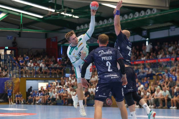 07.08.2026, xtgx, Handball Turnier, SC DHfK Leipzig - SG Flensburg-Handewitt emspor, v.l. Franz Semper (Leipzig, 32) wirft Tor, Torschuetze, erzielt Tor, Treffer, scores the goal Lößnitz *** August 7, 2026, xtgx, Handball Tournament, SC DHfK Leipzig vs. SG Flensburg Handewitt emspor, from left: Franz Semper (Leipzig), 32 shots on goal, goal scorer, scores a goal, Lößnitz