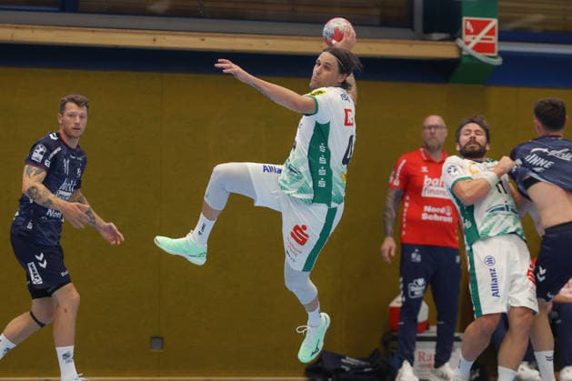 07.08.2026, xtgx, Handball Turnier, SC DHfK Leipzig - SG Flensburg-Handewitt emspor, v.l. Dean Bombac (Leipzig, 44) wirft Tor, Torschuetze, erzielt Tor, Treffer, scores the goal Lößnitz *** August 7, 2026, xtgx, Handball Tournament, SC DHfK Leipzig vs. SG Flensburg Handewitt emspor, from left: Dean Bombac (Leipzig), 44, takes a shot, goal scorer, scores a goal, Lößnitz