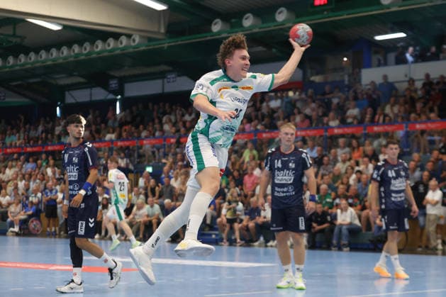 07.08.2026, xtgx, Handball Turnier, SC DHfK Leipzig - SG Flensburg-Handewitt emspor, v.l. Anton Voss (Leipzig, 34) wirft Tor, Torschuetze, erzielt Tor, Treffer, scores the goal Lößnitz *** August 7, 2026, xtgx, Handball Tournament, SC DHfK Leipzig vs. SG Flensburg Handewitt emspor, from left: Anton Voss (Leipzig), 34, takes a shot, goal scorer, scores a goal, Lößnitz
