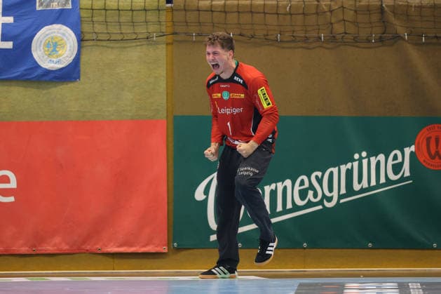 07.08.2026, xtgx, Handball Turnier, SC DHfK Leipzig - SG Flensburg-Handewitt emspor, v.l. Daniel Gurtezky (Leipzig) Jubelt ueber gehaltenen Ball, abgewehrt, gehalten, Torhueter Lößnitz *** August 7, 2026, xtgx, Handball Tournament, SC DHfK Leipzig vs. SG Flensburg Handewitt emspor, from left: Daniel Gurtezky (Leipzig) celebrates a saved shot; blocked, saved; goalkeeper Lößnitz