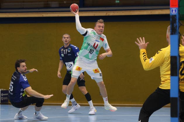 07.08.2026, xtgx, Handball Turnier, EHV Aue - SC Magdeburg emspor, v.l. Gisli Thorgeir Kristjansson (Magdeburg, 10) wirft Tor, Torschuetze, erzielt Tor, Treffer, scores the goal Lößnitz *** August 7, 2026, xtgx, Handball Tournament, EHV Aue vs. SC Magdeburg emspor, from left: Gisli, Thorgeir, Kristjansson, Magdeburg, 10 takes a shot, goal scorer, scores a goal, Lößnitz