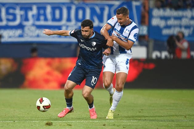 Berkan TAZ (BO) gegen Paul SEGUIN (B) Aktion, Zweikampf, Fussball 2. Bundesliga, 1. Spieltag, VfL Bochum (BO) - Hertha BSC Berlin (B) 0-1 am 07.08.2026 im Vonovia Ruhrstadion Bochum Deutschland. DFL regulations prohibit any use of photographs as image sequences and or quasi-video Â *** Berkan TAZ BO vs. Paul SEGUIN B Action, Tackle, Soccer 2. Bundesliga, Matchday 1, VfL Bochum BO vs. Hertha BSC Berlin B 0–1 on August 7, 2026, at the Vonovia Ruhrstadion in Bochum, Germany. DFL regulations prohibit any use of photographs as image sequences and or quasi-video.
