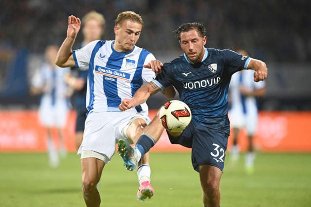 Maximilian WITTEK (BO) gegen Marten WINKLER (B) Aktion, Zweikampf, Fussball 2. Bundesliga, 1. Spieltag, VfL Bochum (BO) - Hertha BSC Berlin (B) 0-1 am 07.08.2026 im Vonovia Ruhrstadion Bochum Deutschland. DFL regulations prohibit any use of photographs as image sequences and or quasi-video Â *** Maximilian WITTEK (BO) vs. Marten WINKLER (B) – Action, Tackle, Soccer, 2. Bundesliga, Matchday 1, VfL Bochum BO vs. Hertha BSC Berlin B 0–1 on August 7, 2026, at the Vonovia Ruhrstadion in Bochum, Germany. DFL regulations prohibit any use of photographs as image sequences and or quasi-video.