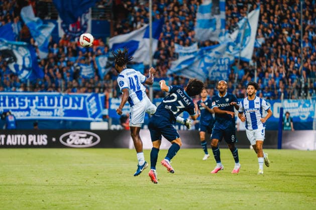 Bochum, Deutschland 07. August 2026: 2. BL - 2026 2027 - Sp. 1 - VfL Bochum 1848 gegen Hertha BSC Im Bild: v. li. im Zweikampf Deyovaisio Zeefuik (BSC) und Koji Miyoshi (VfL) DFL DFB regulations prohibit any use of photographs as image sequences and or quasi-video. Vonovia Ruhrstadion Nordrhein Westfalen *** Bochum, Germany, August 7, 2026, 2nd Bundesliga 2026–2027, Matchday 1: VfL Bochum 1848 vs. Hertha BSC. Pictured, from left, in a tackle: Deyovaisio Zeefuik (BSC) and Koji Miyoshi (VfL). DFL and DFB regulations prohibit any use of photographs as image sequences and or quasi-video. Vonovia Ruhrstadion, North Rhine-Westphalia Copyright: xFotostandx xGraebex
