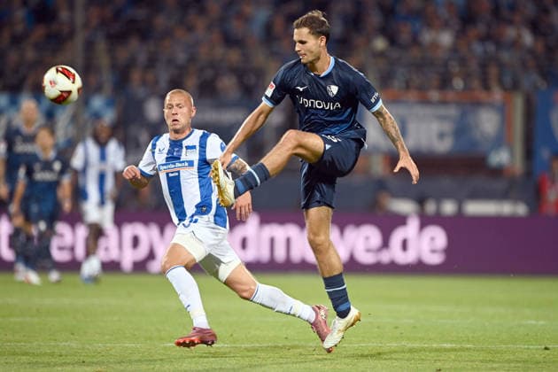 Michael STEINWENDER (BO) gegen Jon Dagur THORSTEINSSON (B) Fussball 2. Bundesliga, 1. Spieltag, VfL Bochum (BO) - Hertha BSC Berlin (B) 0-1 am 07.08.2026 im Vonovia Ruhrstadion Bochum Deutschland. DFL regulations prohibit any use of photographs as image sequences and or quasi-video Â *** Michael STEINWENDER BO vs. Jon Dagur THORSTEINSSON B Soccer 2. Bundesliga, Matchday 1, VfL Bochum BO vs. Hertha BSC Berlin B 0–1 on August 7, 2026, at the Vonovia Ruhrstadion in Bochum, Germany. DFL regulations prohibit any use of photographs as image sequences and or quasi-video.