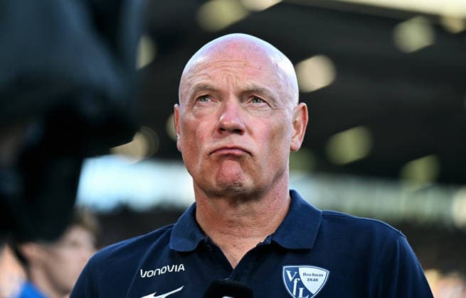 Bochum, Germany, 2. Bundesliga, Matchday 1, Vonovia Ruhrstadion Bochum, VfL Bochum vs Hertha BSC Berlin 0:1; Headcoach Uwe Rösler (BOC). Single image, Portraits, Portrait. *** Bochum, Germany, 2. Bundesliga, Matchday 1, Vonovia Ruhrstadion Bochum, VfL Bochum vs. Hertha BSC Berlin 0–1, Head Coach Uwe Rösler, BOC, Single image, Portraits, Portrait