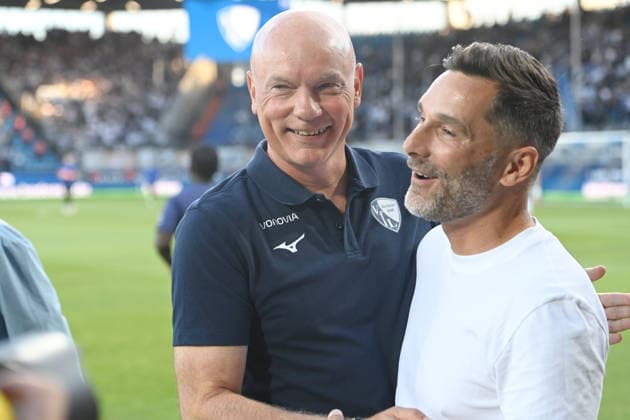 Trainer Uwe ROESLER (Rösler, BO) begruesst Trainer Stefan LEITL (B) Fussball 2. Bundesliga, 1. Spieltag, VfL Bochum (BO) - Hertha BSC Berlin (B) am 07.08.2026 im Vonovia Ruhrstadion Bochum Deutschland. DFL regulations prohibit any use of photographs as image sequences and or quasi-video Â *** Coach Uwe ROESLER (Rösler), BO, welcomes Coach Stefan LEITL (B), 2. Bundesliga, Matchday 1, VfL Bochum (BO) vs. Hertha BSC Berlin B on August 7, 2026, at the Vonovia Ruhrstadion in Bochum, Germany. DFL regulations prohibit any use of photographs as image sequences and or quasi-video.
