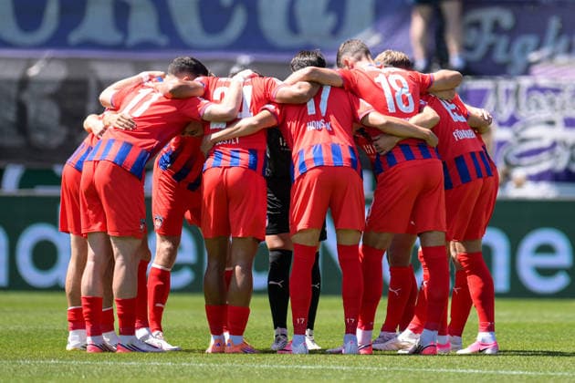 Fußball, 2. Bundesliga, 20260808, 1. FC Heidenheim - VfL Osnabrück. Im Bild Heidenheim schwört sich ein. Heidenheim Voith-Arena Baden-Württemberg Deutschland *** Soccer, 2. Bundesliga, 20260808, 1. FC Heidenheim vs. VfL Osnabrück. Pictured: Heidenheim players rallying at the Voith Arena in Heidenheim, Baden-Württemberg, Germany Copyright: Passion2Press MarkusxFischerx
