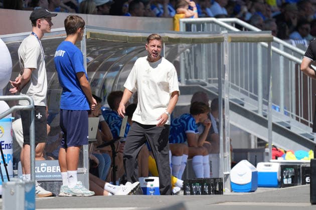 Trainer Florian Kohfeldt (SV Darmstadt 98) unzufrieden - 08.08.2026 2. Bundesliga, Saison 26 27: SV Darmstadt 98 vs. Holstein Kiel, Stadion am Boellenfalltor, 1. Spieltag, emonline, emspor, *** Coach Florian Kohfeldt of SV Darmstadt 98 is dissatisfied August 8, 2026 2. Bundesliga, 2026–27 season SV Darmstadt 98 vs. Holstein Kiel, Stadion am Boellenfalltor, Matchday 1, emonline, emspor,