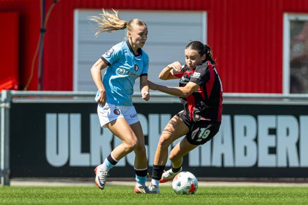 Noelle van der Sluijs (Feyenoord Rotterdam) und Loren Bender (Bayer 04 Leverkusen) im Zweikampf waehrend des Freundschaftsspiels zwischen Bayer 04 Leverkusen Frauen und Feyenoord Rotterdam Frauen, Ulrich-Haberland-Stadion am 08. August 2026 in Leverkusen, Deutschland. (Foto von Mario Hommes DeFodi Images) +++ Noelle van der Sluijs (Feyenoord Rotterdam) und Loren Bender (Bayer 04 Leverkusen) battle for the ball during the Pre-Season Friendly match between Bayer 04 Leverkusen Women and Feyenoord Rotterdam Women at Ulrich-Haberland-Stadion on August 8, 2026 in Leverkusen, Germany. (Photo by Mario Hommes DeFodi Images) - *** Noelle van der Sluijs of Feyenoord Rotterdam and Loren Bender of Bayer 04 Leverkusen battle for the ball during the preseason friendly match between the Bayer 04 Leverkusen Women and the Feyenoord Rotterdam Women at Ulrich Haberland Stadium on August 8, 2026, in Leverkusen, Germany. Photo by Mario Hommes, DeFodi Images. Noelle van der Sluijs of Feyenoord Rotterdam and Loren Bender of Bayer 04 Leverkusen battle for the ball during the preseason friendly match between Bayer 04 Leverkusen Women and Feyenoord Rotterdam Women at Ulrich Haberland Stadium on August 8, 2026 in Leverkusen, Germany. Photo by Mario Hommes, DeFodi Images