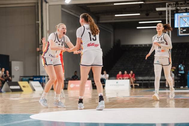 RECORD DATE NOT STATED Drei Spielerinnen Deutschlands feiern ausgelassen auf dem Parkett der Kistamässan in Stockholm. Mia Wiegand ( 13) klatscht mit einer Mitspielerin ab, während eine weitere Spielerin mit der Nummer 16 freudig herbeieilt. Mia Wiegand ( 13; Deutschland) und Teamkolleginnen bejubeln Korberfolg *** Three German players celebrate exuberantly on the court at Kistamässan in Stockholm. Mia Wiegand (No. 13) high-fives a teammate, while another player (No. 16) rushes over joyfully. Mia Wiegand (No. 13) and her teammates cheer on a successful basket. Copyright: xJoelxKruehlerx
