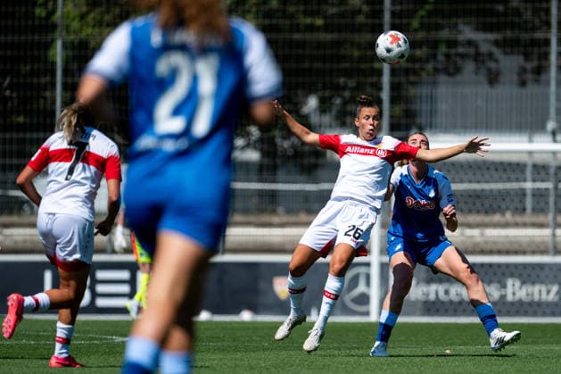 08.08.2026, GER, Fussball, Frauen, Testspiel, Saison 2026 2027, VfB Stuttgart vs TSG 1899 Hoffenheim Nicole Billa ( VfB Stuttgart, 26 ) im Zweikampf mit Lisa Doorn ( Hoffenheim, 14 ), Stuttgart Robert-Schlienz-Stadion Baden-Württemberg Deutschland *** August 8, 2026, GER, Soccer, Women s, Friendly, 2026–2027 Season, VfB Stuttgart vs. TSG 1899 Hoffenheim: Nicole Billa (VfB Stuttgart, No. 26) in a tackle with Lisa Doorn (Hoffenheim, No. 14), at Robert Schlienz Stadium in Stuttgart, Baden-Württemberg, Germany Copyright: xNordphoto Memmlerx