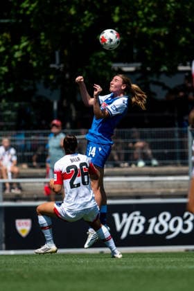 08.08.2026, GER, Fussball, Frauen, Testspiel, Saison 2026 2027, VfB Stuttgart vs TSG 1899 Hoffenheim Lisa Doorn ( Hoffenheim, 14 ) im Zweikampf mit Nicole Billa ( VfB Stuttgart, 26 ), Stuttgart Robert-Schlienz-Stadion Baden-Württemberg Deutschland *** August 8, 2026, GER, Soccer, Women s, Friendly, 2026–2027 Season, VfB Stuttgart vs. TSG 1899 Hoffenheim: Lisa Doorn (Hoffenheim, 14) in a tackle with Nicole Billa (VfB Stuttgart, 26), Stuttgart, Robert Schlienz Stadium, Baden-Württemberg, Germany Copyright: xNordphoto Memmlerx
