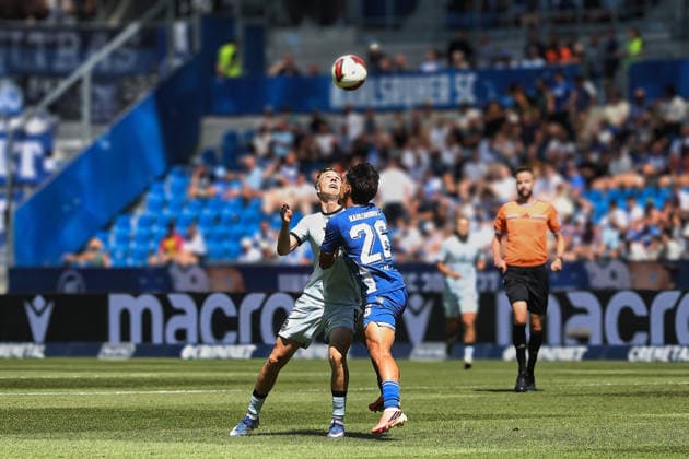 Sam Schreck (Arminia Bielefeld, 8),Sebastian Jung (SC Karlsruhe , 2) GER, SC Karlsruhe - DSC Arminia Bielefeld Fussball 1.Spieltag Spielzeit 2026 2027 2.Bundesliga 08.08.2026 (DFL DFB REGULATIONS PROHIBIT ANY USE OF PHOTOGRAPHS as IMAGE SEQUENCES and or QUASI-VIDEO). GER SC Karlsruhe - DSC Arminia Bielefeld Fussball 1.Spieltag Spielzeit 2026 2027 08.08.2026 *** Sam Schreck, Arminia Bielefeld, 8; Sebastian Jung, SC Karlsruhe, 2 GER, SC Karlsruhe vs. DSC Arminia Bielefeld Soccer Matchday 1, 2026–2027 Season, 2. Bundesliga, August 8, 2026. DFL and DFB regulations prohibit any use of photographs as image sequences and or quasi-VVIDEO GER SC Karlsruhe DSC Arminia Bielefeld Soccer Matchday 1 Season 2026–2027 August 8, 2026 Copyright: xEibner-Pressefoto JoergxHirschx EP_JHH