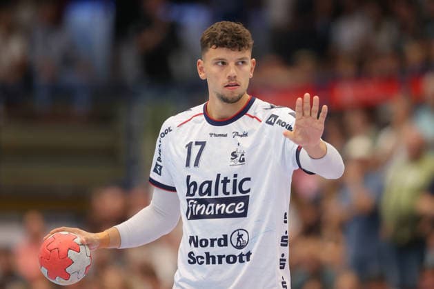 08.08.2026, xtgx, Handball Turnier, EHV Aue - SG Flensburg-Handewitt emspor, v.l. Marko Grgic (Flensburg, 17) Lößnitz *** August 8, 2026, xtgx, Handball Tournament, EHV Aue vs. SG Flensburg Handewitt emspor, from left: Marko Grgic (Flensburg), 17 Lößnitz