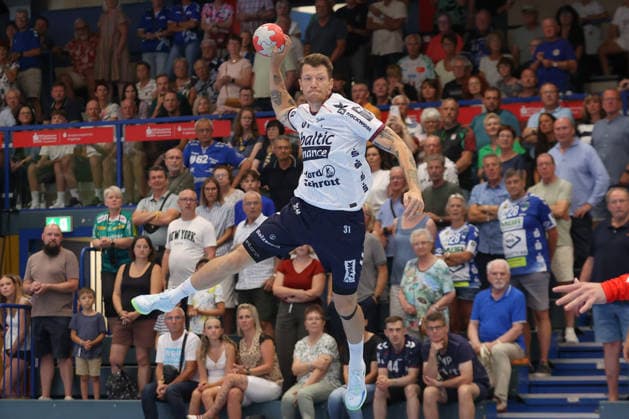 08.08.2026, xtgx, Handball Turnier, EHV Aue - SG Flensburg-Handewitt emspor, v.l. Emil Jakobsen (Flensburg, 31) wirft Tor, Torschuetze, erzielt Tor, Treffer, scores the goal Lößnitz *** August 8, 2026, xtgx, Handball Tournament, EHV Aue vs. SG Flensburg Handewitt emspor, from left: Emil Jakobsen (Flensburg), 31, takes a shot, goal scorer, scores a goal, Lößnitz