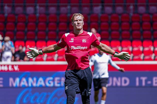 Deutschland: Fussball Saison 2026 2027 , 2. Bundesliga , 1. FC Heidenheim vs. VfL Osnabrück - Voith-Arena (Heidenheim) : Jonas Krumrey (VfL Osnabrück, 32) Mimik, Gesichtsausdruck, Emotion Heidenheim Voith-Arena Deutschland *** Germany Soccer Season 2026–2027, 2. Bundesliga, 1. FC Heidenheim vs. VfL Osnabrück, Voith Arena, Heidenheim, Jonas Krumrey, VfL Osnabrück, 32, facial expressions, emotions, Heidenheim, Voith Arena, Germany Copyright: xBennetxLongx