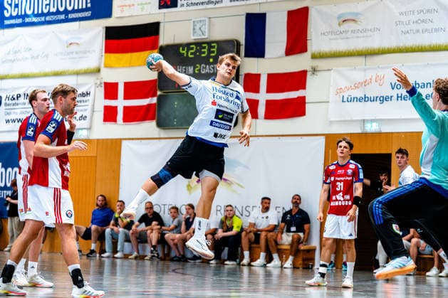 08.08.2026, xdobgx, Handball Heide-Cup 2026, Handball Club Hamburg - Mors-Thy Handbold v.l. Kasper Lindgren (Mors-Thy Handbold, 4) beim Wurf, in action, throwing Schneverdingen *** August 8, 2026, xdobgx, 2026 Heide Cup Handball Tournament, Handball Club Hamburg vs. Mors Thy Handbold, Kasper Lindgren of Mors Thy Handbold, taking a shot, in action, shooting at Schneverdingen