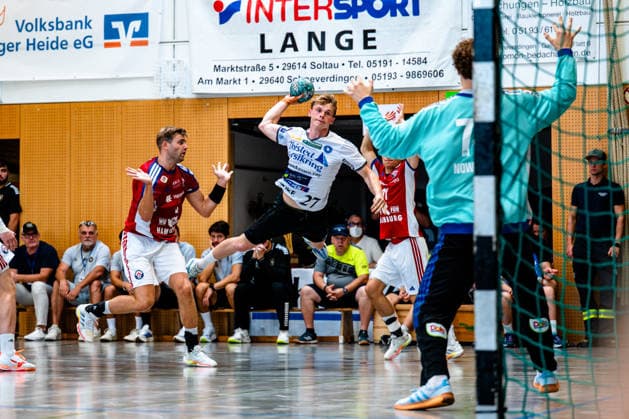 08.08.2026, xdobgx, Handball Heide-Cup 2026, Handball Club Hamburg - Mors-Thy Handbold v.l. Simon Skovhus Jensen (Mors-Thy Handbold, 27) beim Wurf, in action, throwing Schneverdingen *** August 8, 2026, xdobgx, 2026 Heide Cup Handball Tournament, Handball Club Hamburg vs. Mors Thy Handbold, Simon Skovhus Jensen (Mors Thy Handbold) taking a shot, in action, shooting at Schneverdingen
