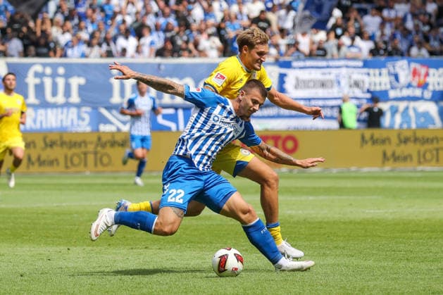 08.08.2026, xgox, Fussball - 2.Bundesliga 1.FC Magdeburg - Eintracht Braunschweig emspor, v.l. Mateusz Zukowski (Magdeburg, 22), Lukas Frenkert (Braunschweig, 29) Zweikampf, Duell, Kampf, tackle (DFL DFB REGULATIONS PROHIBIT ANY USE OF PHOTOGRAPHS as IMAGE SEQUENCES and or QUASI-VIDEO) Magdeburg *** August 8, 2026, xgox, Soccer 2. Bundesliga 1 FC Magdeburg vs. Eintracht Braunschweig emspor, from left: Mateusz Zukowski (Magdeburg), 22, Lukas Frenkert, Braunschweig, 29, tackle, duel, battle, DFL DFB REGULATIONS PROHIBIT ANY USE OF PHOTOGRAPHS AS IMAGE SEQUENCES AND OR QUASI-VIDEO, Magdeburg
