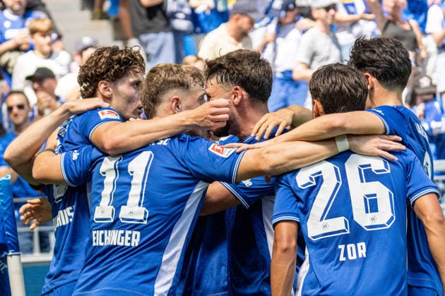 08.08.2026, xdaymx, Fussball 2.Bundesliga, Karlsruher SC - Arminia Bielefeld. Torjubel vom Torschützen Broschinski, Moritz zum 1:0 Führungstreffer zusammen mit der Mannschaft. (DFL DFB REGULATIONS PROHIBIT ANY USE OF PHOTOGRAPHS as IMAGE SEQUENCES and or QUASI-VIDEO) Karlsruhe *** August 8, 2026, xdaymx, Soccer 2. Bundesliga, Karlsruher SC vs. Arminia Bielefeld—Goal celebration by goal scorer Broschinski, Moritz on the 1–0 opening goal together with the team. DFL and DFB regulations prohibit any use of photographs as image sequences and or quasi-video. Karlsruhe
