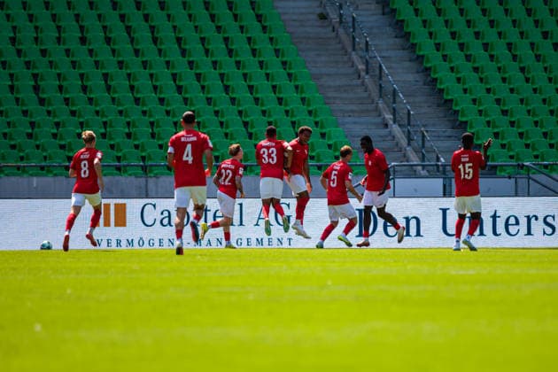 Die Mannschaft von TSV Havelse 1912 jubelt ueber das Tor zum 1:0 durch Niklas Tauer (TSV Havelse 1912, 05) GER, TSV Havelse 1912 vs. VfB Stuttgart II, Fussball, 3. Liga, 1. Spieltag, Spielzeit 2026 2027, 08.08.2026 DFL Regulations prohibit any use of photographers as image sequences and or quasi-video. GER, TSV Havelse 1912 vs. VfB Stuttgart II, Fussball, 3. Liga, 1. Spieltag, Spielzeit 2026 2027, 08.08.2026 Hannover *** The TSV Havelse 1912 team celebrates Niklas Tauer s 1-0 goal. TSV Havelse 1912, 05 GER, TSV Havelse 1912 vs. VfB Stuttgart II, soccer, 3. Liga, Matchday 1, 2026–2027 season, August 8, 2026. DFL regulations prohibit any use of photographs as image sequences and or quasi-video. GER, TSV Havelse 1912 vs. VfB Stuttgart II, soccer, 3. Liga, Matchday 1, 2026–2027 season, August 8, 2026, Hanover Copyright: xEibner-Pressefoto JanxRollingerx EP_JSK