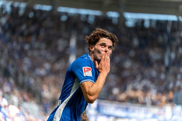 08.08.2026, xdaymx, Fussball 2.Bundesliga, Karlsruher SC - Arminia Bielefeld. Torjubel vom Torschützen Broschinski, Moritz (Karlsruhe) zum 1:0. (DFL DFB REGULATIONS PROHIBIT ANY USE OF PHOTOGRAPHS as IMAGE SEQUENCES and or QUASI-VIDEO) Karlsruhe *** August 8, 2026, xdaymx, Soccer, 2. Bundesliga, Karlsruher SC vs. Arminia Bielefeld—Goal celebration by goal scorer Broschinski, Moritz Karlsruhe, 1–0. DFL and DFB regulations prohibit any use of photographs as image sequences and or quasi-video. Karlsruhe