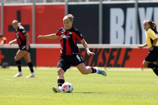 Fußball I Frauen I Testspiel I Bayer 04 Leverkusen - Feyenoord Rotterdam I 08.08.2026 Paulina Platner (6, Bayer 04 Leverkusen) spielt den Ball. Leverkusen Ulrich-Haberland-Stadion Niedersachsen Deutschland *** Soccer I Women s I Friendly Match I Bayer 04 Leverkusen vs. Feyenoord Rotterdam I August 8, 2026 Paulina Platner 6, Bayer 04 Leverkusen plays the ball at the Ulrich Haberland Stadium in Leverkusen, Lower Saxony, Germany Copyright: xLobeca CedricxSiefkerx