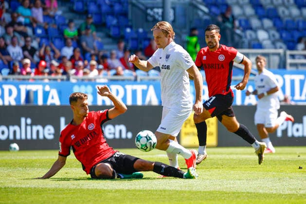 08.08.2026, xavx, Fussball 3.Liga, SV Wehen Wiesbaden - Preußen Münster v.l. Justin Janitzek (SV Wehen Wiesbaden), Ryan Johansson (Preußen Münster), Tarik Gözüsirin (SV Wehen Wiesbaden) (DFL DFB REGULATIONS PROHIBIT ANY USE OF PHOTOGRAPHS as IMAGE SEQUENCES and or QUASI-VIDEO) Wiesbaden *** August 8, 2026, xavx, Soccer 3rd Division, SV Wehen Wiesbaden vs. Preußen Münster: Justin Janitzek (SV Wehen Wiesbaden), Ryan Johansson (Preußen Münster), Tarik Gözüsirin (SV Wehen Wiesbaden). DFL and DFB regulations prohibit any use of photographs as image sequences and or quasi-video. Wiesbaden