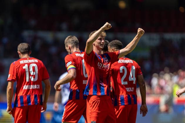 Tor Torjubel Jubel Freude Emotionen Mimik Gestik Jan Schoeppner (1.FC Heidenheim, 03) feiert mit Fans im Hintergrund Marvin Pieringer (1.FC Heidenheim, 18) Patrick Mainka (1.FC Heidenheim, 06) Marcel Costly (1.FC Heidenheim, 24), GER, 1.FC Heidenheim vs. VfL Osnabrueck, Fussball, 2. Bundesliga, 01. Spieltag, Spielzeit 2026 2027, 08.08.2026, DFL DFB REGULATIONS PROHIBIT ANY USE OF PHOTOGRAPHS AS IMAGE SEQUENCES AND OR QUASI-VIDEO, GER, 1.FC Heidenheim vs. VfL Osnabrueck, Fussball, 2. Bundesliga, 01. Spieltag, Spielzeit 2026 2027, 08.08.2026 Heidenheim *** Goal Goal celebration Cheering Joy Emotions Facial expressions Gestures Jan Schoeppner 1 FC Heidenheim, 03 celebrating with fans in the background Marvin Pieringer 1 FC Heidenheim, 18 Patrick Mainka 1 FC Heidenheim, 06 Marcel Costly 1 FC Heidenheim, 24, GER, 1 FC Heidenheim vs. VfL Osnabrück, soccer, 2. Bundesliga, Matchday 01, 2026–2027 season, August 8, 2026, DFL and DFB regulations prohibit any use of photographs as image sequences and or quasi-video, GER, 1 FC Heidenheim vs. VfL Osnabrück, soccer, 2. Bundesliga, Matchday 1, 2026–2027 Season, August 8, 2026, Heidenheim Copyright: xEibner-Pressefoto JanixPlessx EP_JPL