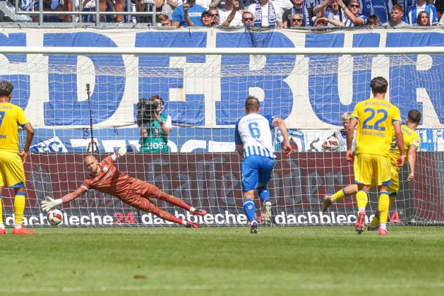 08.08.2026, xgox, Fussball - 2.Bundesliga 1.FC Magdeburg - Eintracht Braunschweig emspor, v.l. Tor per Elfmeter durch Mehmet Can Aydin (Braunschweig, 8) (DFL DFB REGULATIONS PROHIBIT ANY USE OF PHOTOGRAPHS as IMAGE SEQUENCES and or QUASI-VIDEO) Magdeburg *** August 8, 2026, xgox, Soccer 2. Bundesliga: 1. FC Magdeburg vs. Eintracht Braunschweig (emspor), from left: Goal on a penalty kick by Mehmet Can Aydin (Braunschweig), 8 DFL and DFB regulations prohibit any use of photographs as image sequences and or quasi-video, Magdeburg