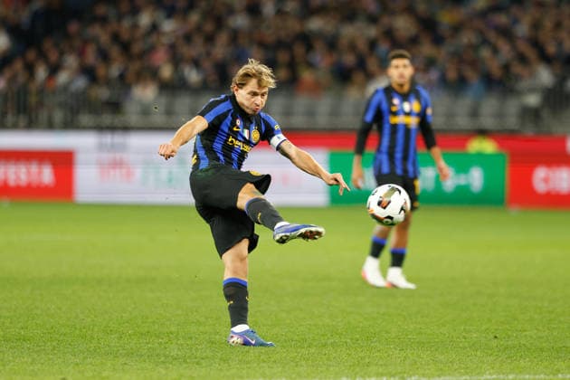 SOCCER JUVENTUS INTER, Inters Nicolo Barella 23 kicks ball towards goal during the soccer exhibition match between Juventus and Inter Milan at Optus Stadium in Perth, Saturday, August, 8, 2026. ( NO ARCHIVING PERTH WESTERN AUSTRALIA AUSTRALIA  Copyright: xINGOxBURKHARDTx 20260808156762537809