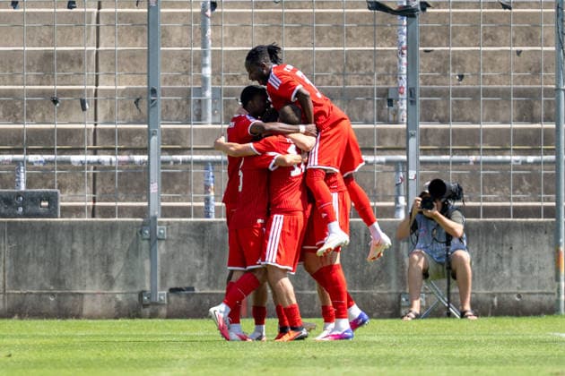 Torjubel zum 1:0, FC Bayern Amateure, FC Bayern Amateure vs. 1. FC Schweinfurt 05, Fussball, RL Bayern, 3. Spieltag, 08.08.2026 DFB regulations prohibit any use of photographs as image sequences and or quasi-video Muenchen Bayern Deutschland *** Goal celebration for the 1-0, FC Bayern Amateure, FC Bayern Amateure vs. 1 FC Schweinfurt 05, soccer, Bavarian Regional League, Matchday 3, August 8, 2026. DFB regulations prohibit any use of photographs as image sequences and or quasi-video. Munich, Bavaria, Germany Copyright: xkolbert-press UlrichxGamelx